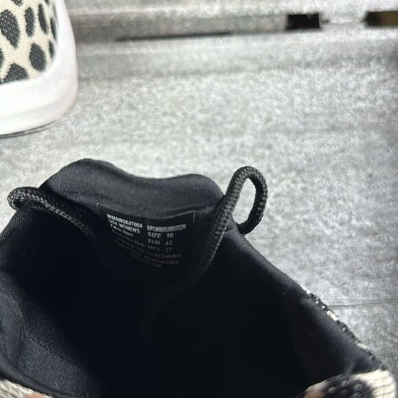 Athletic Works Memory Foam Comfort Fit Sneakers Leopard Size 10 - Picture 7 of 7